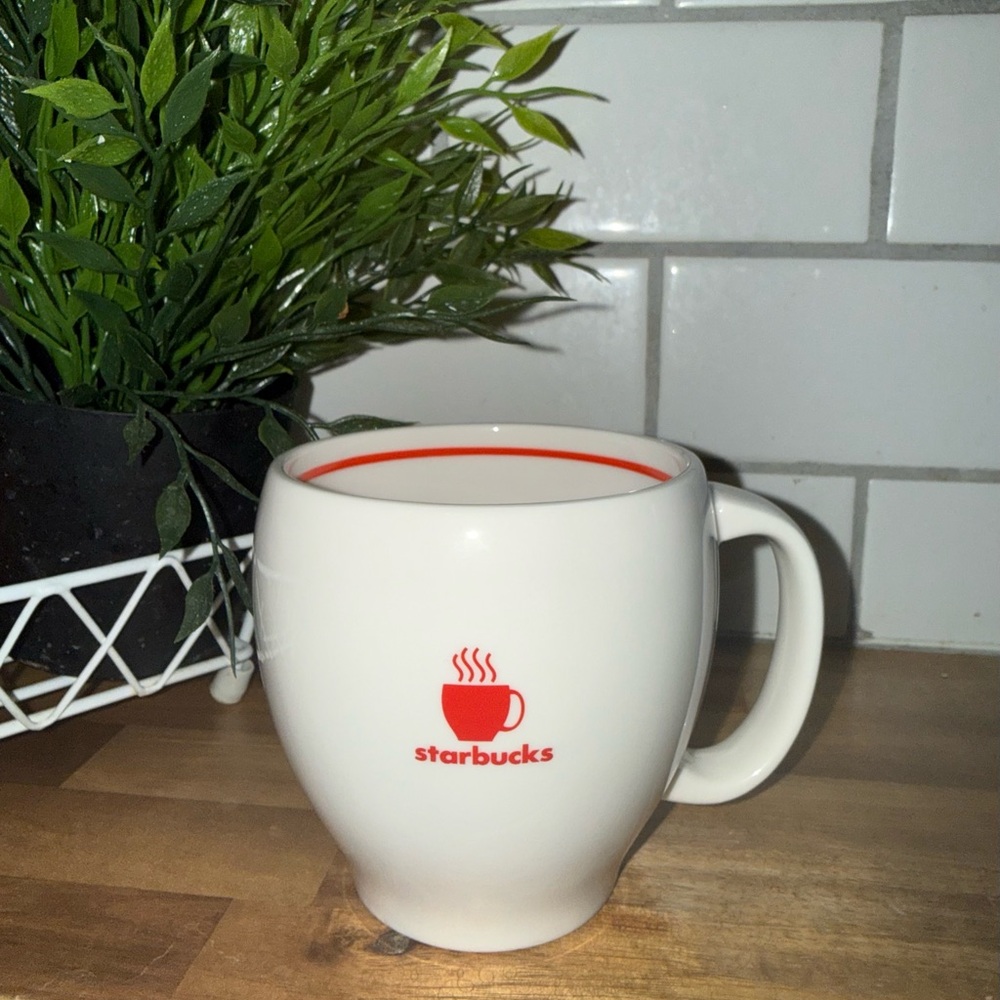 Vintage 2004 STARBUCKS Abbey II Red/White 15 fl. oz. Collectible Coffee Mug